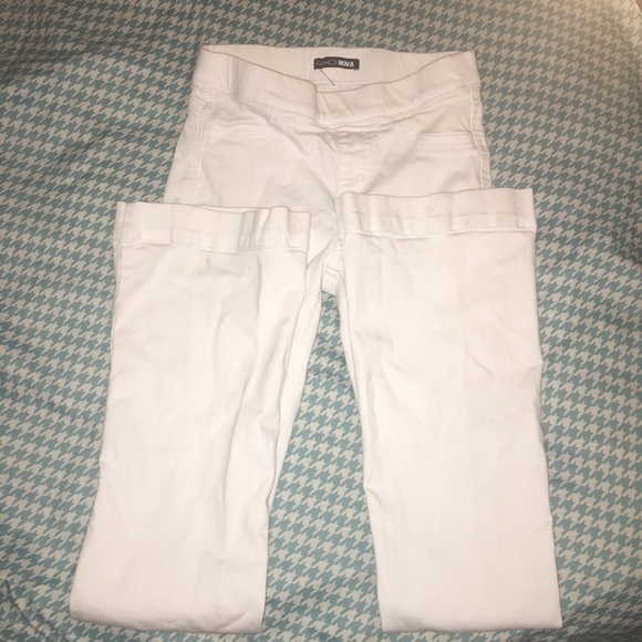 White flare leg fashion nova pants. - Picture 3 of 4
